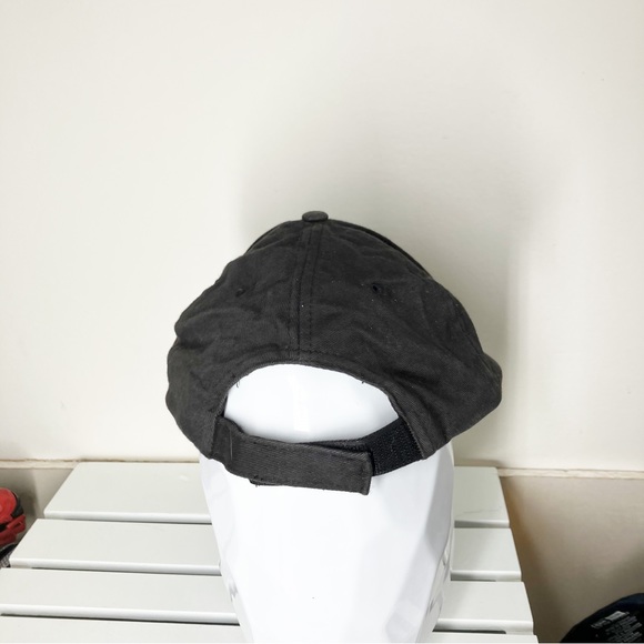 Captain Morgan Original Spiced Rum EUC - Picture 3 of 4